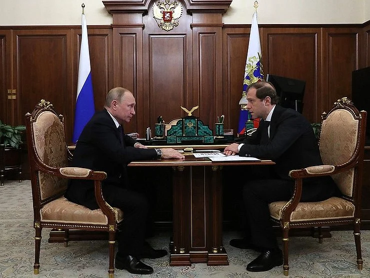 Путин и Мантуров